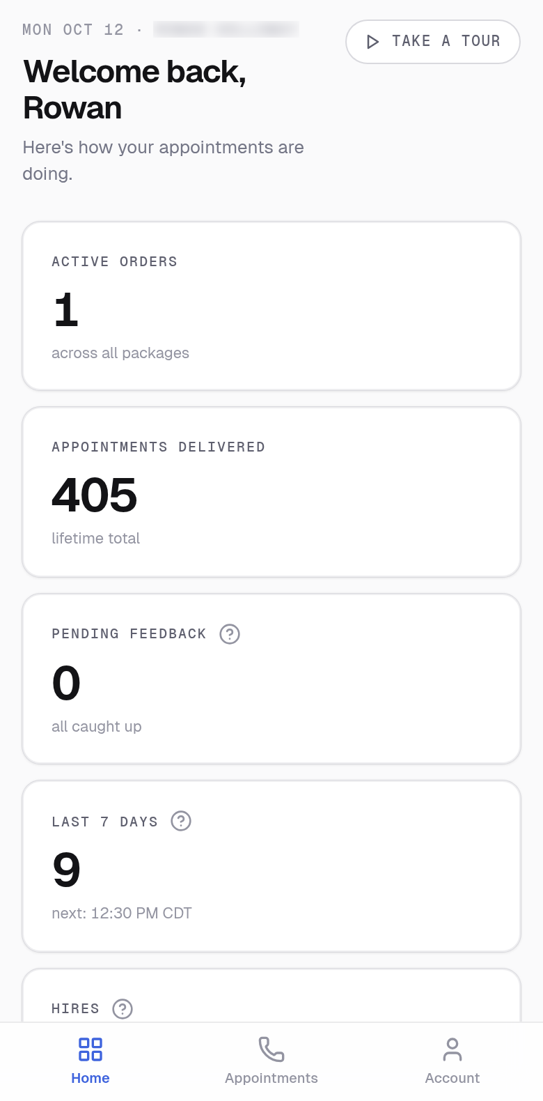 The Dashboard of the client portal on a phone: active orders, appointments delivered and pending feedback.